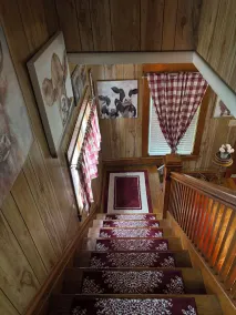 Vintage Farmhouse with Parking right in the City! Family Friendly, Fenced Yard. - Image 5