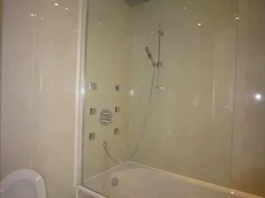 Fantastic location, Walking distance into Juan Les Pins and Antibes - Image 2