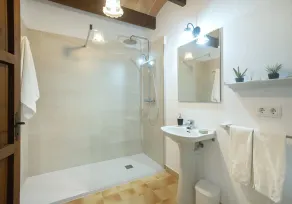 Owl Booking Villa Santuiri - Exclusive Holidays - Image 3