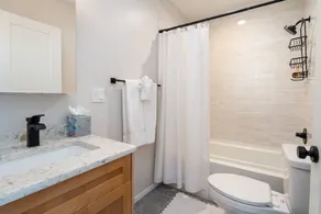 Crescent Moon Casita | Dog Friendly, Walk to Town, Private Outdoor Space - Image 3