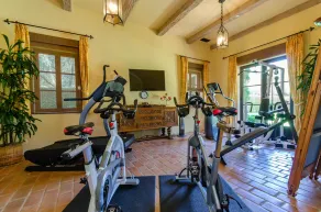 Italian Villa - Image 3
