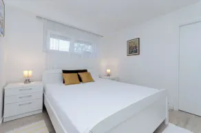Apartment Draga - Image 5