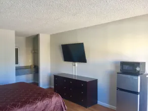 Super Stay Inn - Image 5