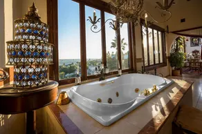 Hollywood Hills 6,000 pies cuadrados Diseño Masterpiece-Jetliner Views - Image 4