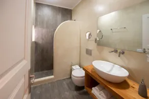 Aleria Villa Santorini - Exclusive facilities and services<br> - Image 5