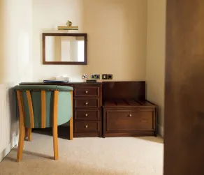 Imperial Lodge - Image 4