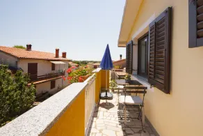 Cozy 1 bedroom apartment with balcony - Image 5
