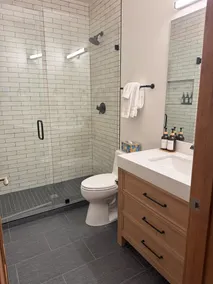 New Renovation 4 Bed - Walk to Gondola - Mountain Views - Ski Locker Included - Image 2