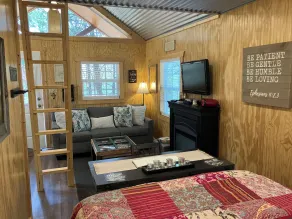 TRINITY OAK OASIS CABIN: Spiritual Rtrt & Cntry MicroResort, Rest & Restoration - Image 5