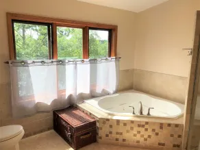 Beautiful Large Home on Lake Tomahawk! - Image 4
