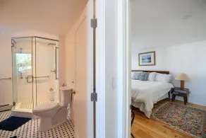 * NEWLY RENOVATED * Modern 4-bedroom home on Long Lake with sunset views! - Image 3