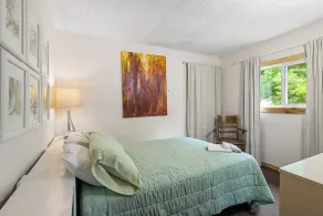 Lakefront 3 Bedroom Cottage - sleeps 6 - Image 4