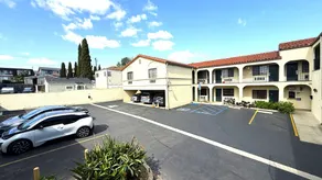 CHERRY MOTEL - Image 3