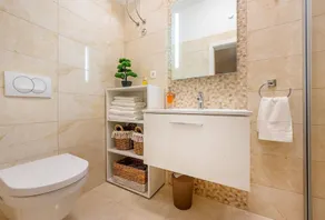 Villa Castello di Pietra Brac with Heated Pool - Image 4