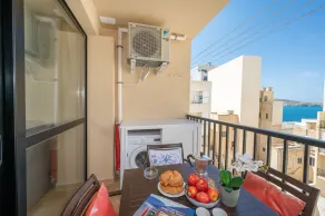 Charmant appartement de vacances avec terrasse | Vue ville - Image 4