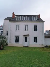 Exceptional house with 2 large gardens near center of Nantes. 31 people max. - Image 5