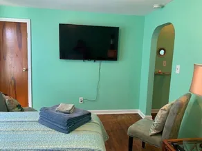 Beach Side Studio #4 (1-Bedroom Apartment) - Pets Allowed by RedAwning - Image 2