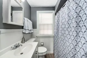 Cozy Apartment in Safe Area ~ 15 min from Cleveland Clinic ~ Long Stays Welcome - Image 2