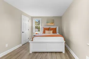 Cozy Spacious Home Walk to the Beach and 1 Mile to Downtown Hyannis - Image 2