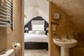 Beautiful cottage for two in idyllic rural Bath - Image 2