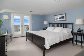 Rare! Private Beachfront House in Madison CT - Sleeps 8 - Last Min Availability - Image 4