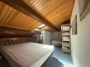 Jolie maison d'angle, belle terrasse,  5 couchages, clim séjour , a 400 m de la mer a ... - Image 5