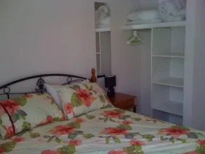 Dog friendly close to beach/shops, trampoline, hot outside shower, NBN Wifi - Image 4