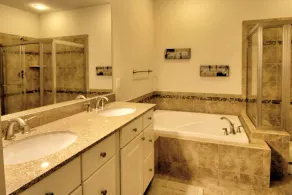 4 BR, 2.5 BA Townhome, Quick shuttle to Beach, Close to Pools, Waterpark, and Free Activities! - Image 3