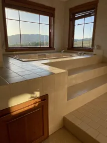 Countryside Retreat with Mountain Views - Image 3