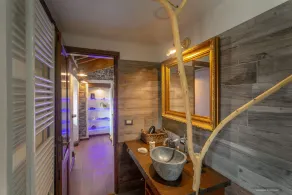 Lake Como Getaway: Pilissy Guest House with Breathtaking Lake and Mountain Views - Image 2