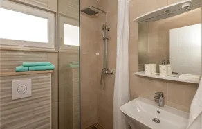 Gorgeous Apartment In Komarna With Wifi - Image 2