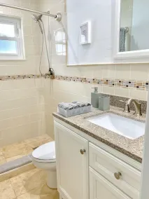 MAISON CONTEMPORAINE TROPICALE, PISCINE PRIVÉE, À PIED DE LA PLAGE, COMMERCES ET RESTAURANTS! - Image 5