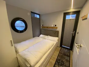 Houseboat Fjord Luna with bio-sauna and roof terrace in Wendtorf - Image 4