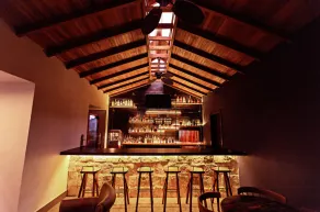 Jungle Lodge Hotel - Image 2
