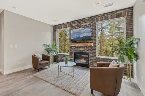 \"The Ponderosa\"-Gathering Tree's Deluxe Group Stay with private KING suites - Image 3