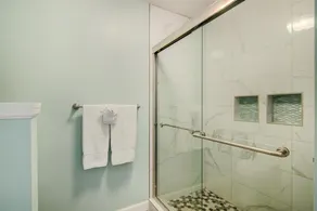 2 B, Three Bedroom Townhome - Image 3