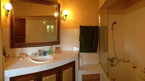 In the heart of the village: 3 small detached houses with garden and parking space - Image 2