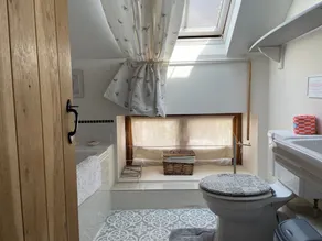 Grade II listed comfy barn conversion close to Taunton - Dogs welcome! - Image 3