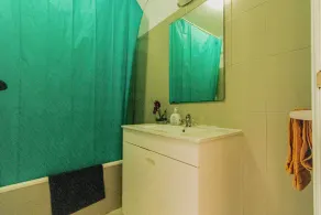 Charming 2-Bed Apartment in Armacao de Pera - Image 5