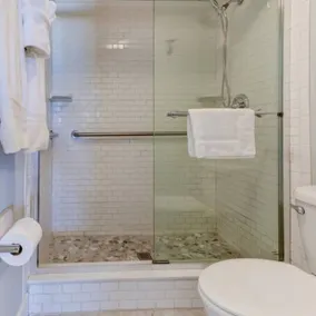 #3-SALE! BOOK NOW! 2 BR- King Bed! Directly On the Sand! - Image 4