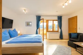 Apartment-mit-Balkon - Image 4
