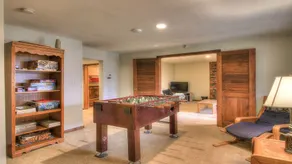 The Racquetball House - Home to the BIGGEST hot tub in Killington! - Image 2