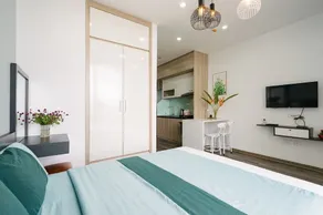 Green Bay Hanoi Superior Studio♥Lake view-King Bed - Image 4