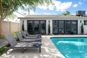 Vieille ville! - 16 personnes, Ent Dist! + Piscine + foyer + barbecue + putting green + bar - Image 4
