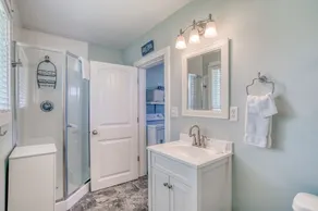Updated vintage charmer in downtown Rockaway is one block to Sandy Beach! - Image 2