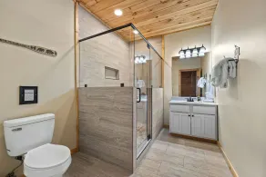Hickory Hollow Lodge, 8 Bedrooms, Pool Table, Theater Room, WiFi, Sleeps 20 - Image 2