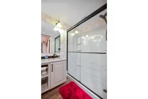 Cozy Apt w/Master BR + 2 Bed Kids Loft. Covered Parking/Deck/BBQ area & Firepit - Image 3