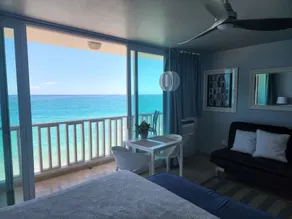 Immaculate Beachfront Studio great view & location, next to Condado Marriott, PR - Image 4