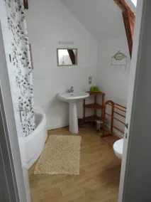 Nelle antiche scuderie del castello, molto confortevole, immerso nel verde, molto silenzioso - Image 3