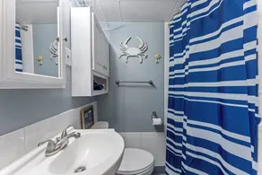 Pet Friendly/Private Porch/Tub + NFLX  1BR 1BA - Image 3